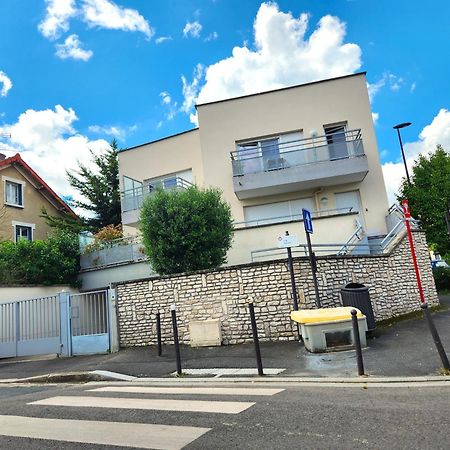 Superbe Appartement ,Proche De Paris, Dans Residence Privee , Ideal Familles, Parking Et Wifi Gratuits! ! ! 圣吉欧梅斯 外观 照片