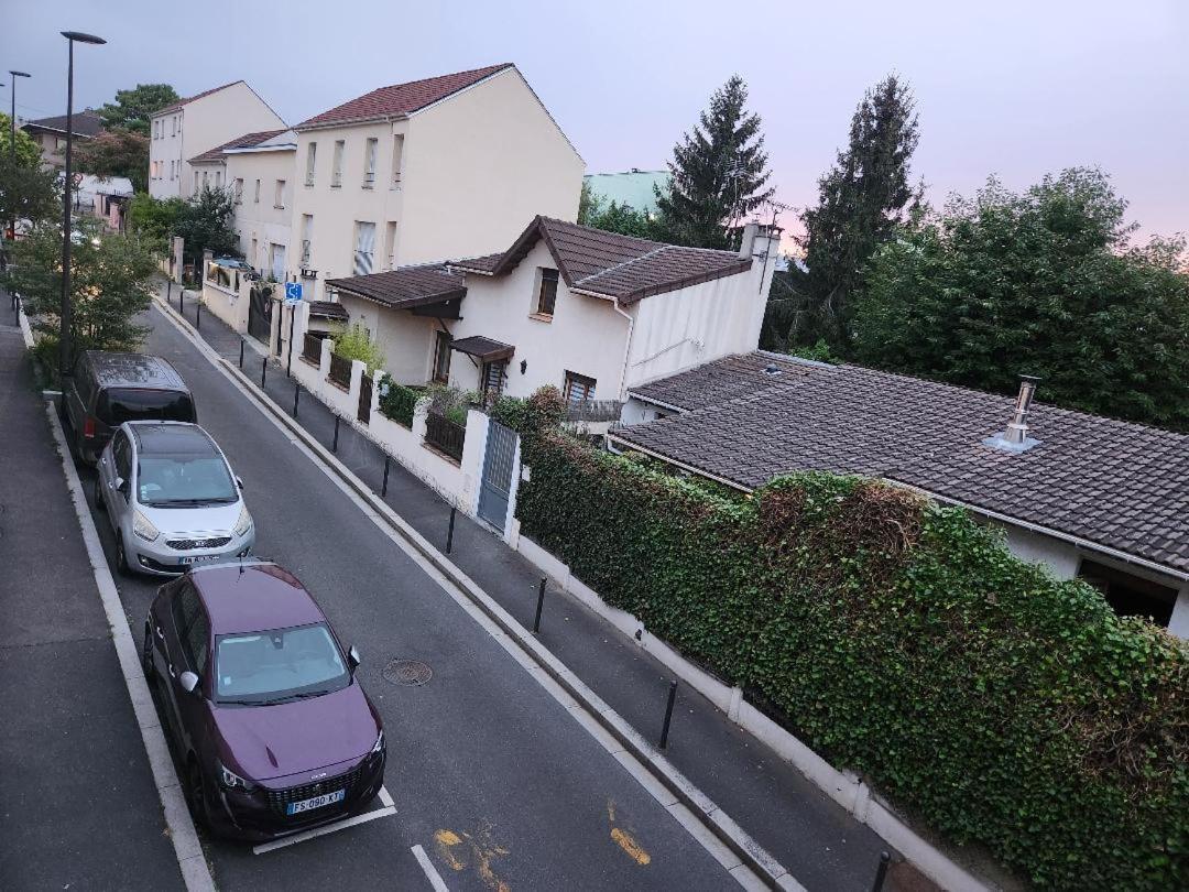 Superbe Appartement ,Proche De Paris, Dans Residence Privee , Ideal Familles, Parking Et Wifi Gratuits! ! ! 圣吉欧梅斯 外观 照片