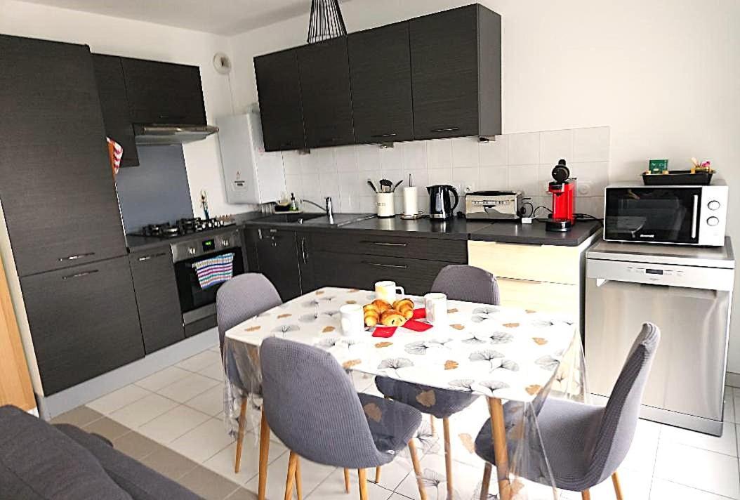 Superbe Appartement ,Proche De Paris, Dans Residence Privee , Ideal Familles, Parking Et Wifi Gratuits! ! ! 圣吉欧梅斯 外观 照片