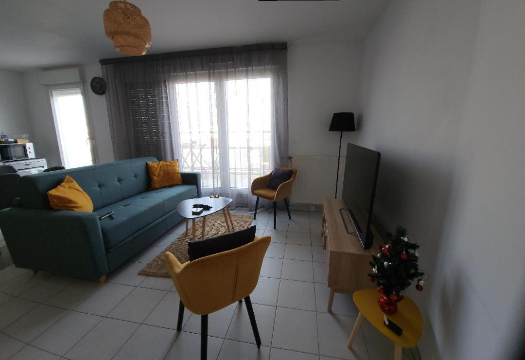 Superbe Appartement ,Proche De Paris, Dans Residence Privee , Ideal Familles, Parking Et Wifi Gratuits! ! ! 圣吉欧梅斯 外观 照片